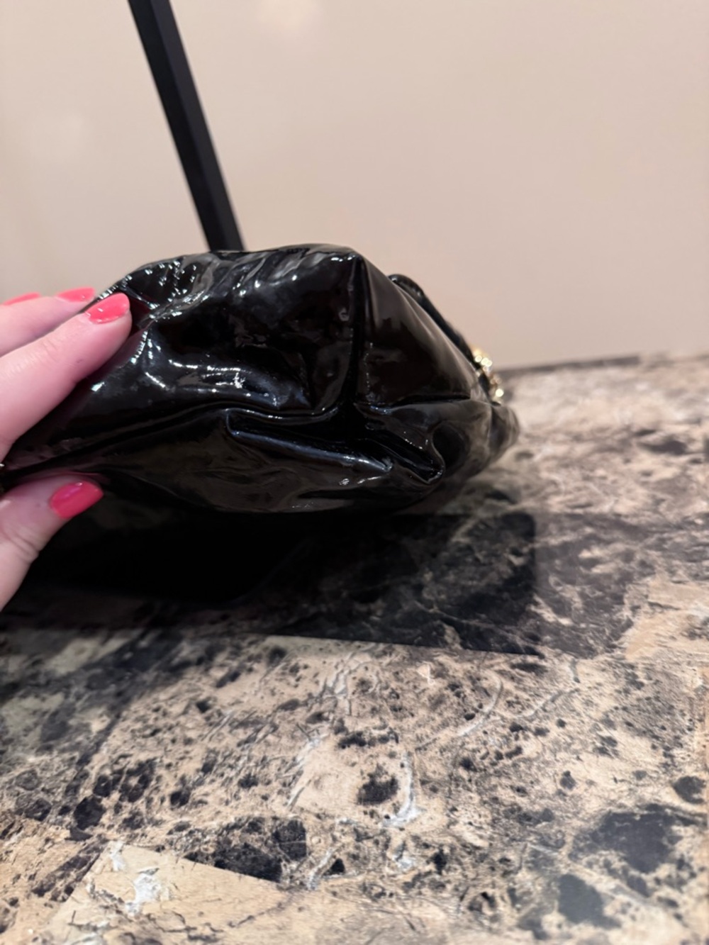 ❌SOLD❌Henri Bendel Black Patent Leather Pleated Shoulder Bag / Clutch RARE - Picture 7 of 16